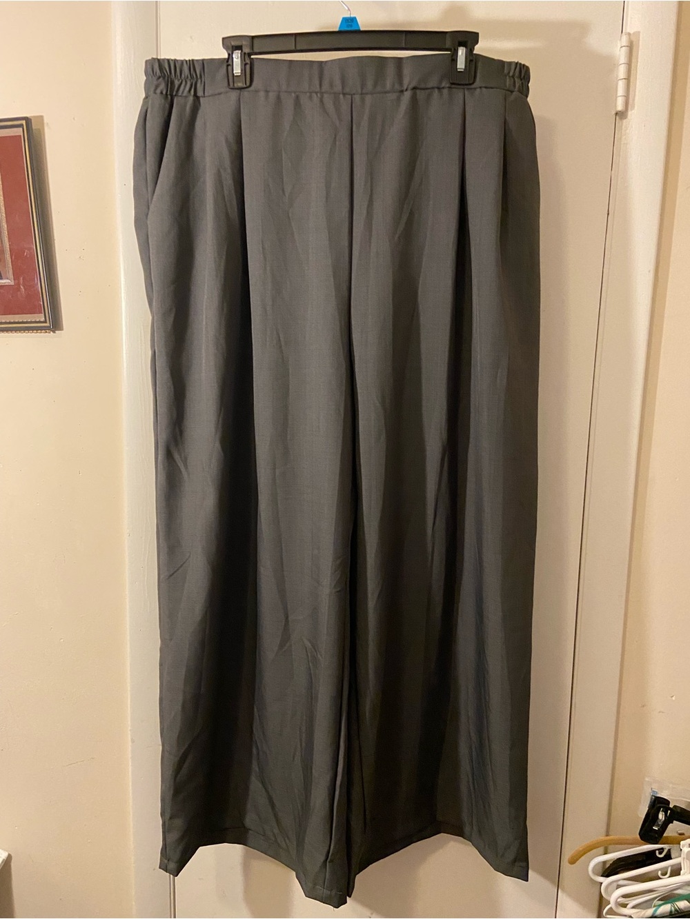 SHEIN Wide-Leg Pleated Pants in Gray